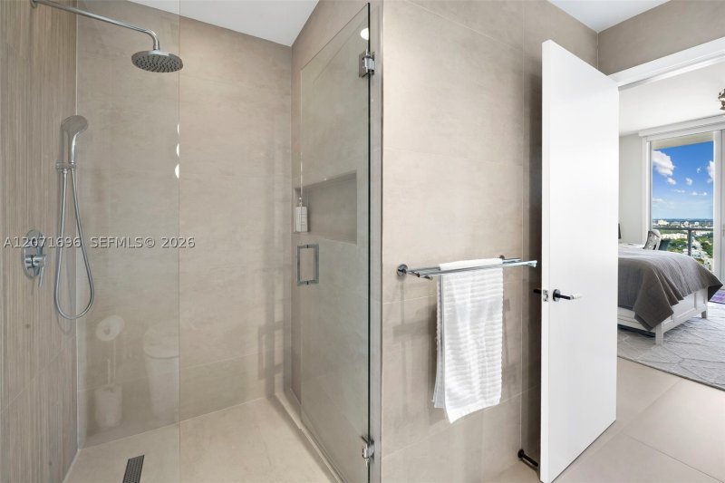 Comprar apartamento en Midtown Miami 2 PH102