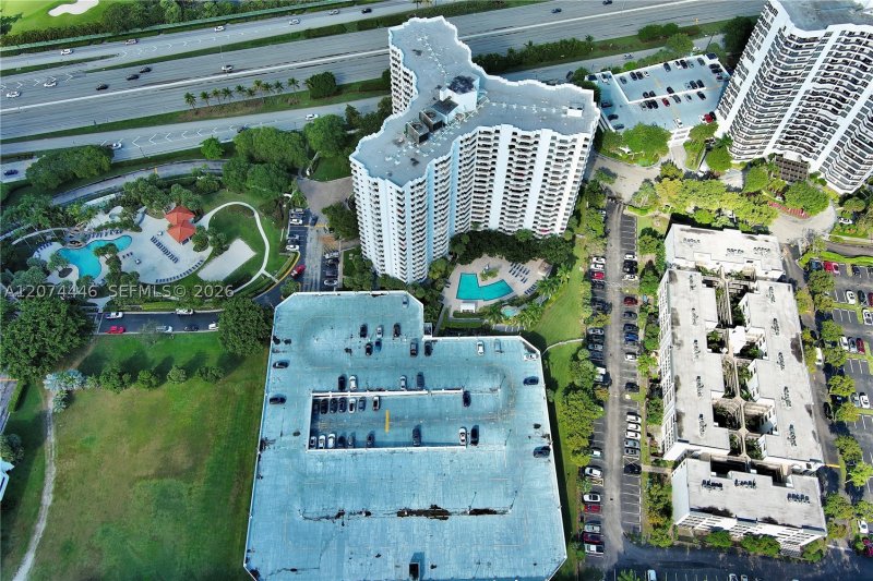 Aluguel de apartamento no Parc Central Aventura LP06