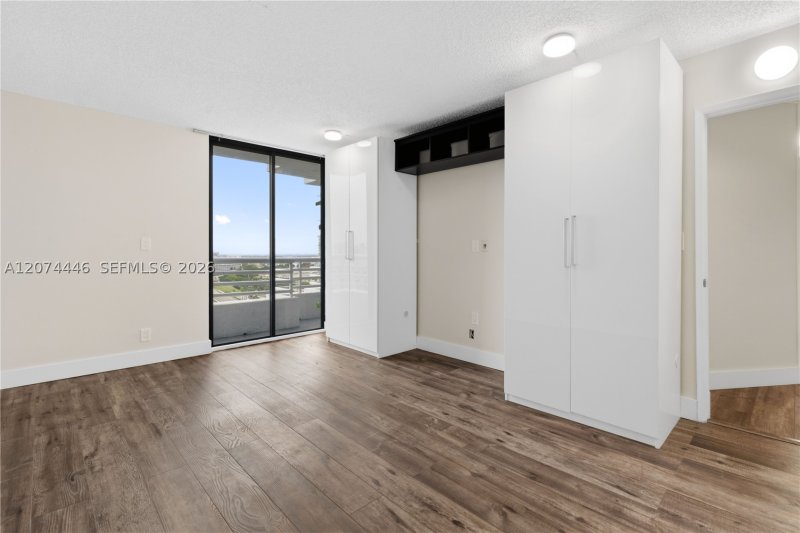 Aluguel de apartamento no Parc Central Aventura LP06