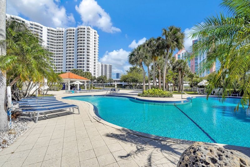 Comprar apartamento en Parc Central Aventura LP03