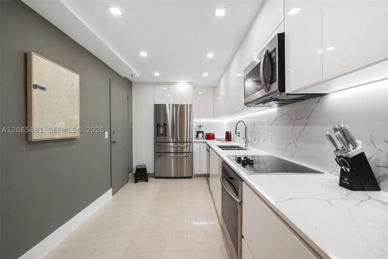 Condo for sale at The Plaza Bal Harbour 1223
