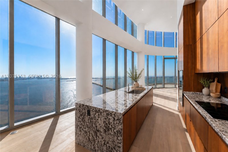 Comprar apartamento en Una Residences at Brickell UPH01