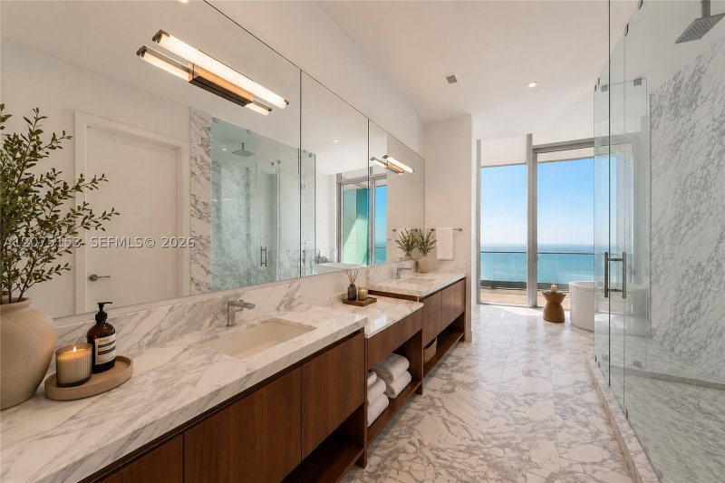 Comprar apartamento en Una Residences at Brickell UPH01