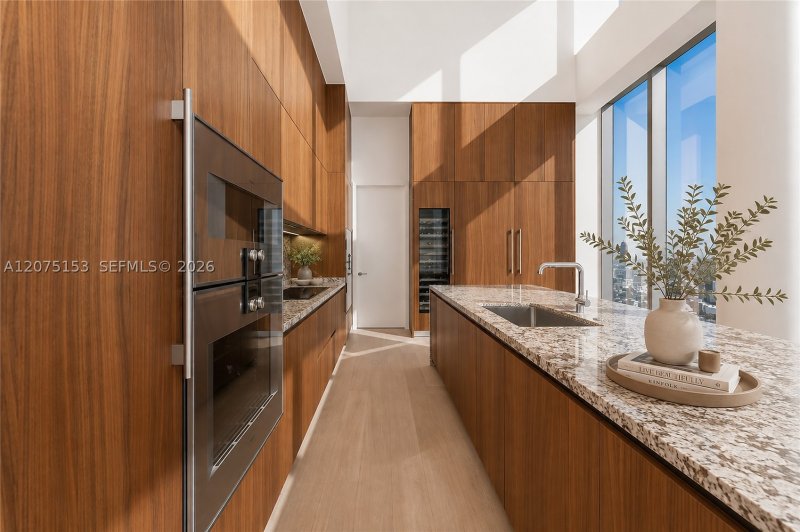 Comprar apartamento en Una Residences at Brickell UPH01