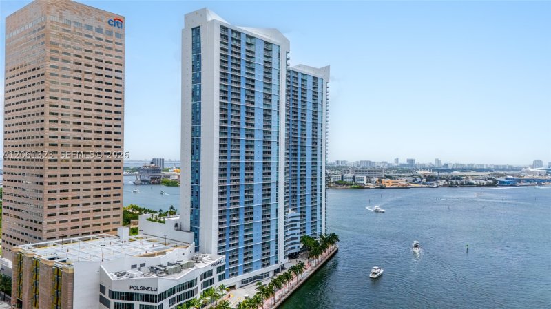 Alquiler de apartamento en One Miami East Tower 2219