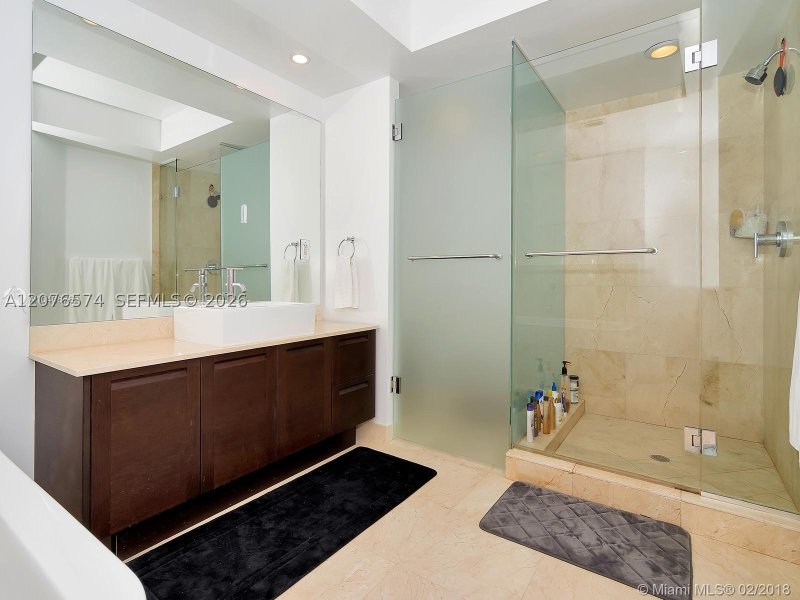 Comprar apartamento no Caribbean Breeze 3-1403