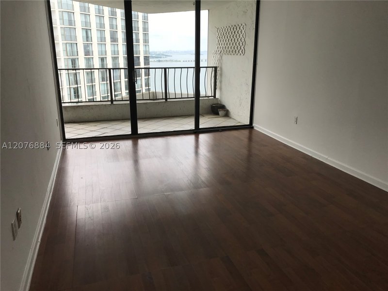 The Venetia Apt #30E