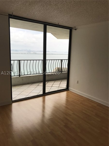 Comprar apartamento no The Venetia 30E