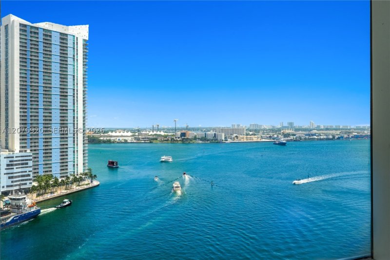 Condo for sale at Carbonell 1807