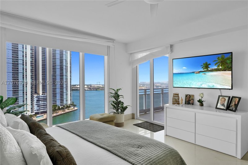 Comprar apartamento no Carbonell 1807