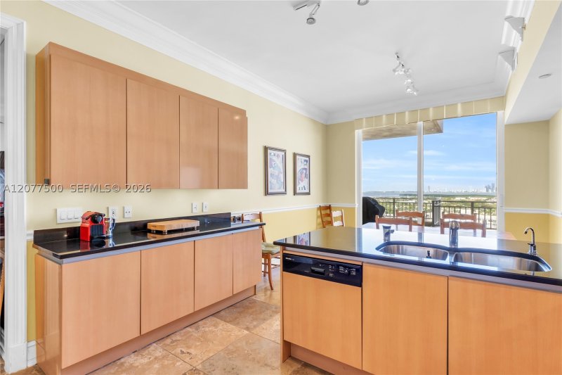 Alquiler de apartamento en Ocean Tower Two PH04