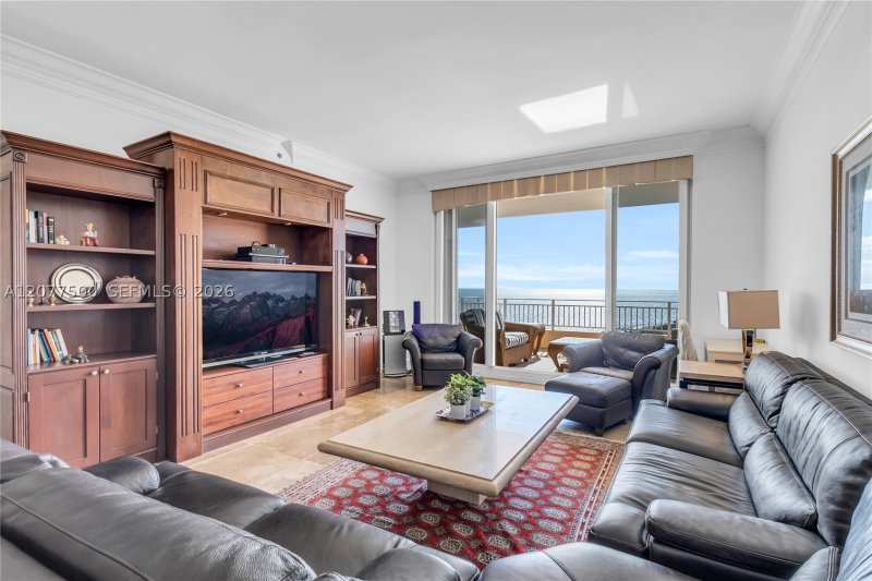 Alquiler de apartamento en Ocean Tower Two PH04