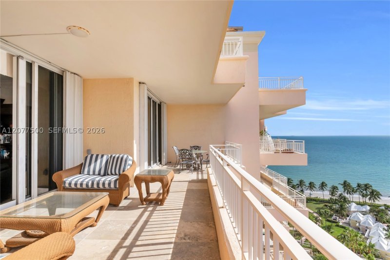 Alquiler de apartamento en Ocean Tower Two PH04