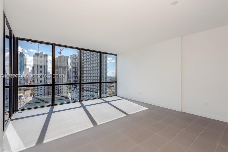 Property photo # 11
