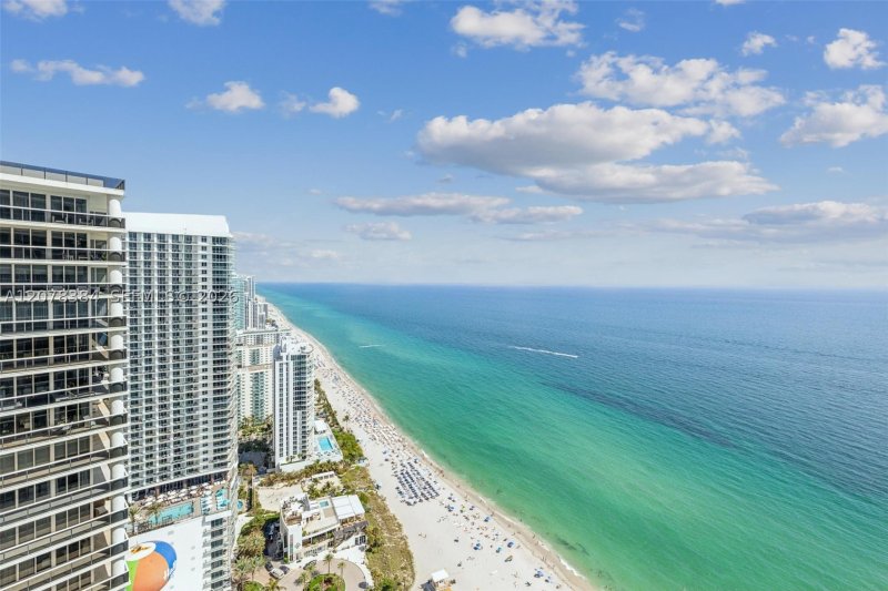 Comprar apartamento en Beach Club Two 4210