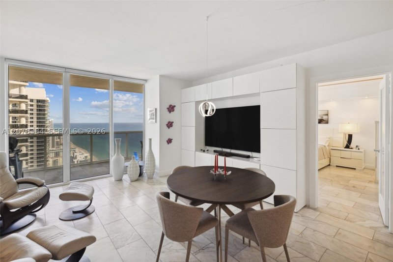 Comprar apartamento en Beach Club Two 4210