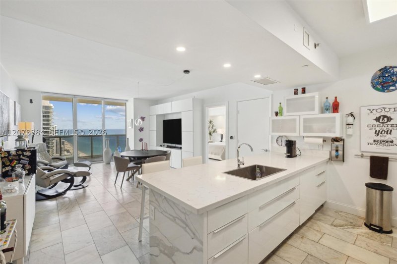 Comprar apartamento en Beach Club Two 4210