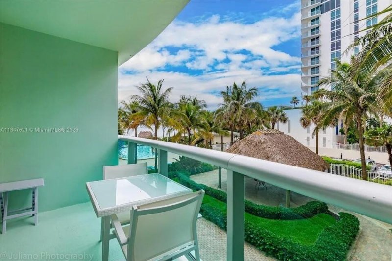 Comprar apartamento no Tides Hollywood Beach 2H