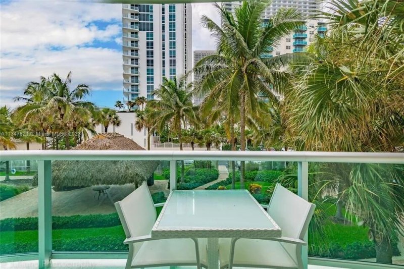 Comprar apartamento no Tides Hollywood Beach 2H