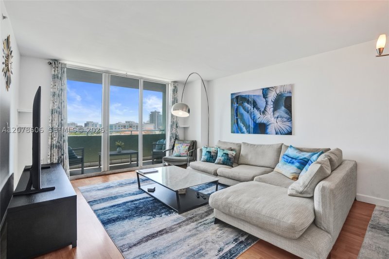 Yacht Club at Portofino Apt #807