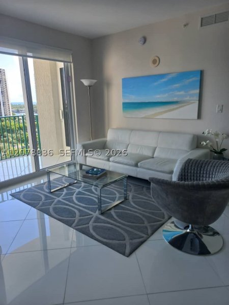 Alquiler de apartamento en Turnberry Village 1212