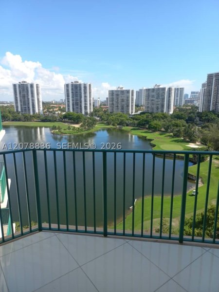 Turnberry Village Apt #1212