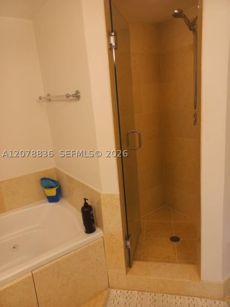 Alquiler de apartamento en Turnberry Village 1212