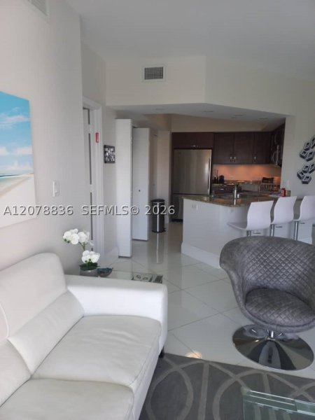 Alquiler de apartamento en Turnberry Village 1212