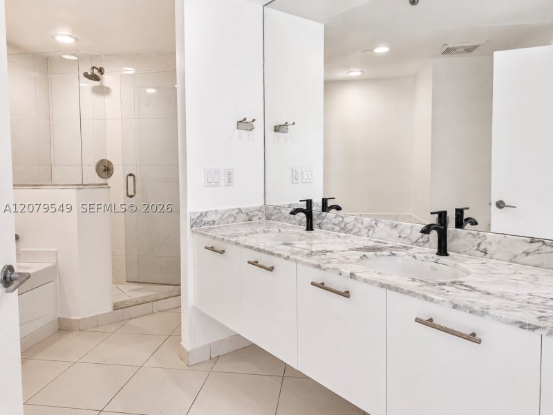 Apartment for rent at 500 Brickell West Tower 1510
