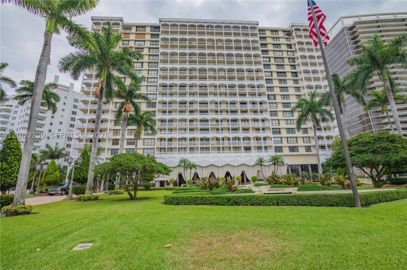 Condo for sale at Balmoral Condo 12Q