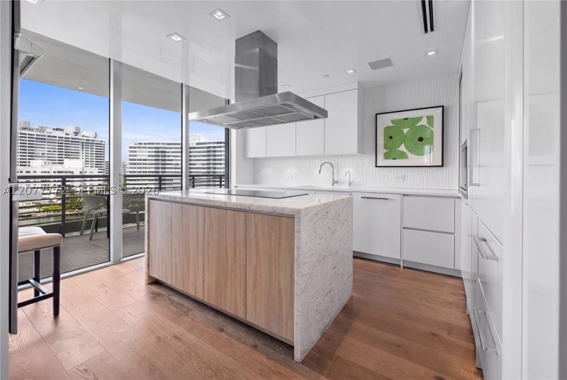 Condo for sale at Capri Marina Grande 902