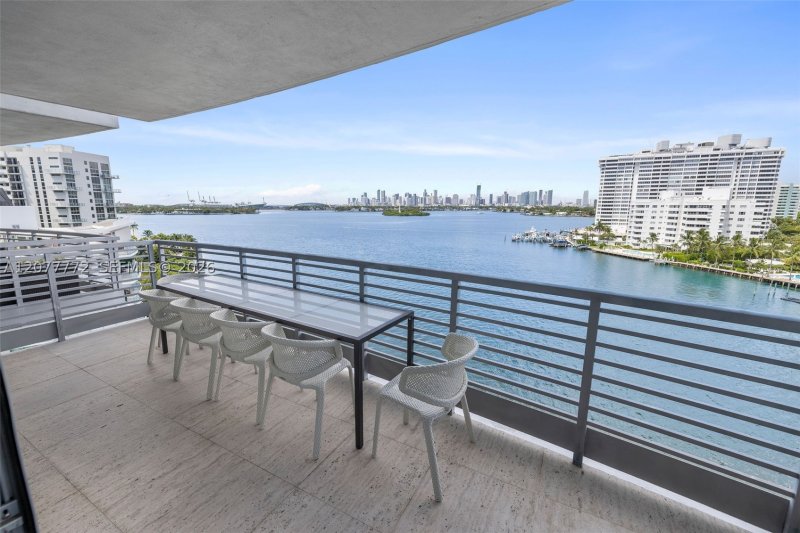 Condo for sale at Capri Marina Grande 902