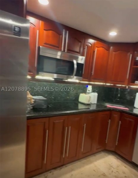 Comprar apartamento no Oceanside Plaza 10G