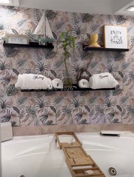 Comprar apartamento no Oceanside Plaza 10G