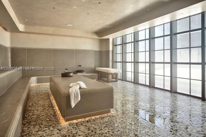 Condo for sale at Natiivo Gale Miami Hotel & Residences 2602