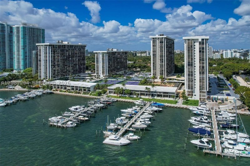 Brickell Place Apt #B2110