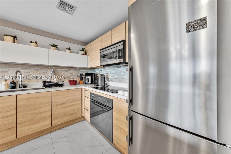Property photo # 11