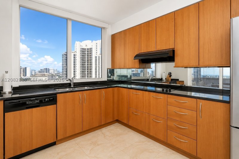 Apartment for rent at Ocean Two 1602