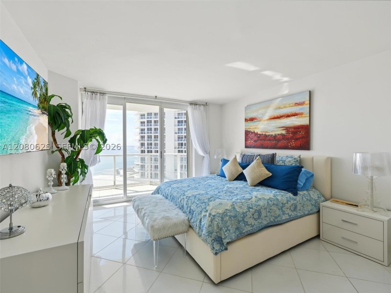 Comprar apartamento no Oceania 2 828