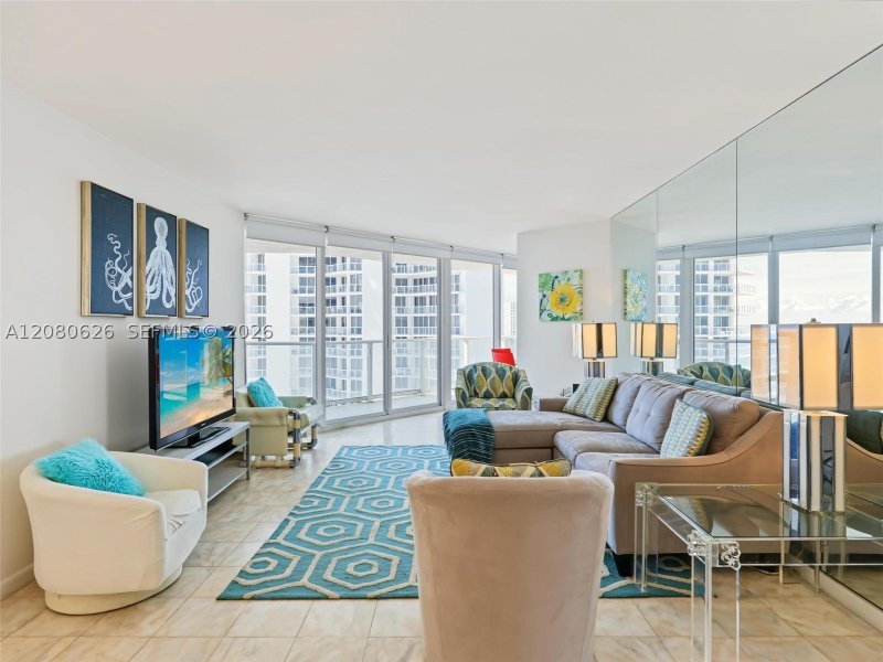Comprar apartamento no Oceania 2 828