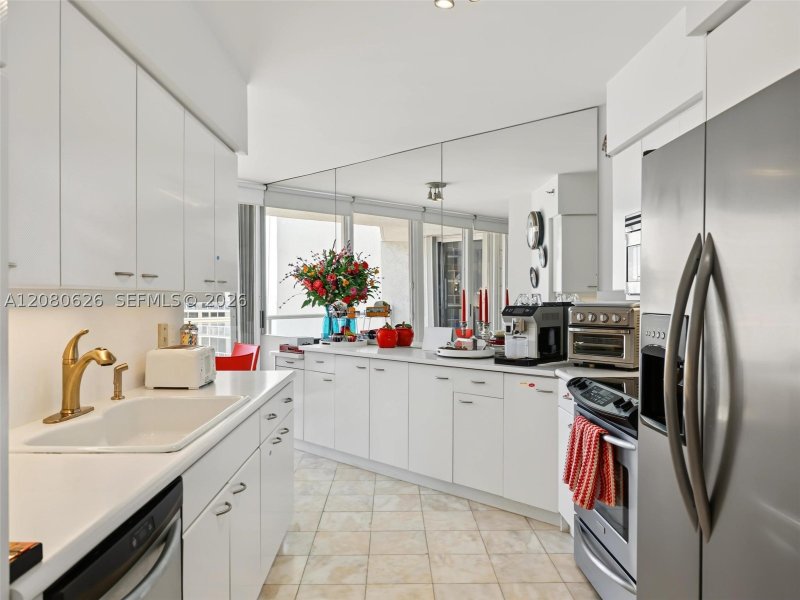 Comprar apartamento no Oceania 2 828