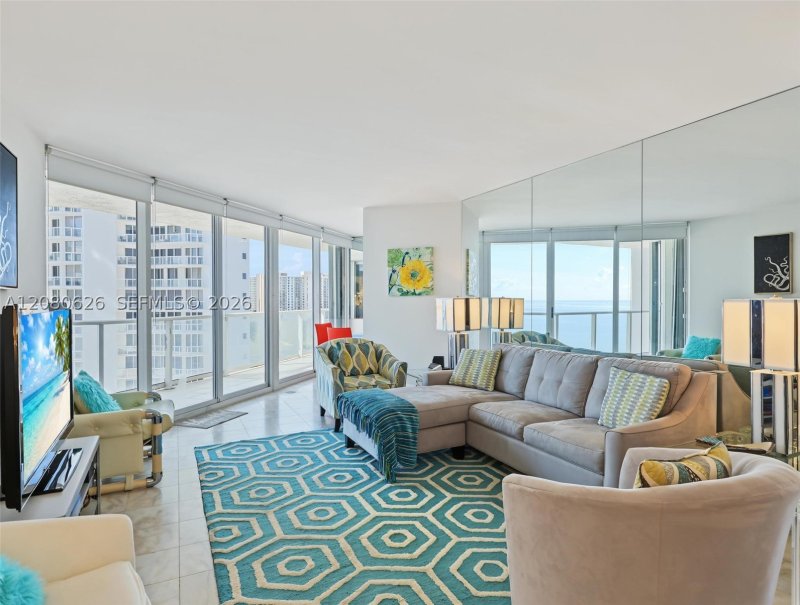Comprar apartamento no Oceania 2 828