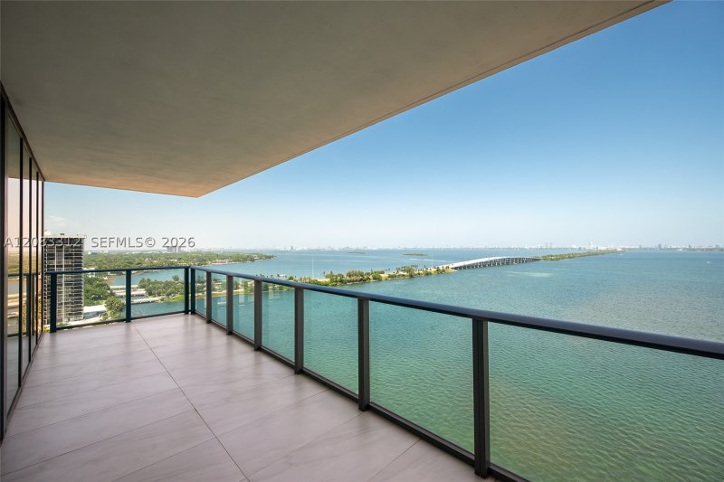 Alquiler de apartamento en One Paraiso 1806