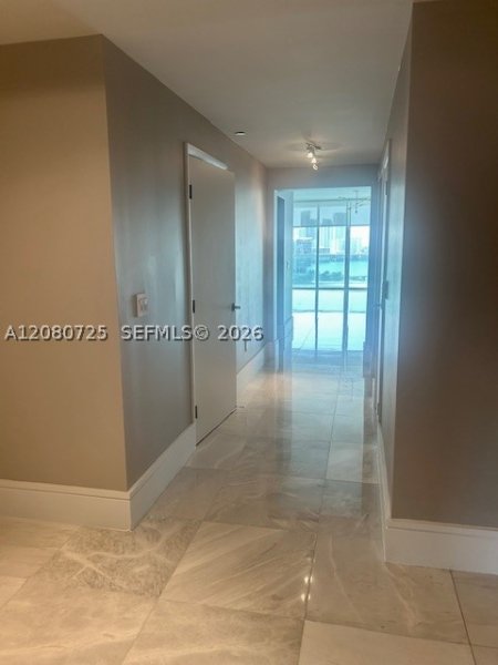 Comprar apartamento no Aventura Marina II 1719