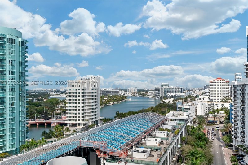Condo for sale at Bath Club 1503