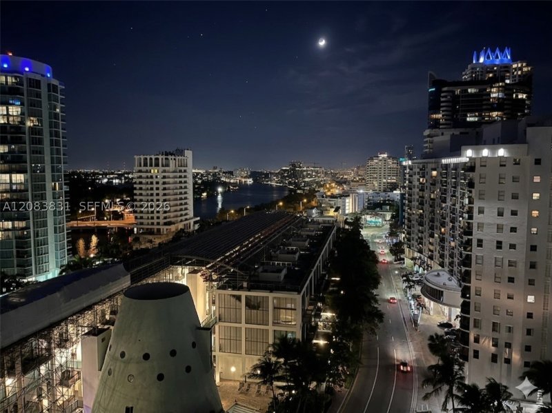 Condo for sale at Bath Club 1503
