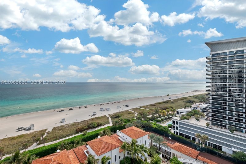 Condo for sale at Bath Club 1503