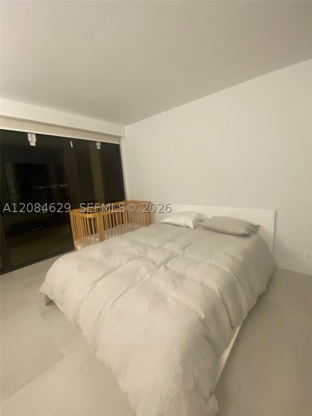 Aluguel de apartamento no Brickell Place B2411
