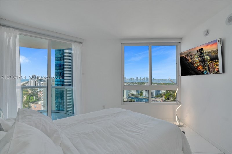 Apartment for rent at Akoya 2403
