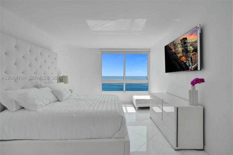 Apartment for rent at Akoya 2403